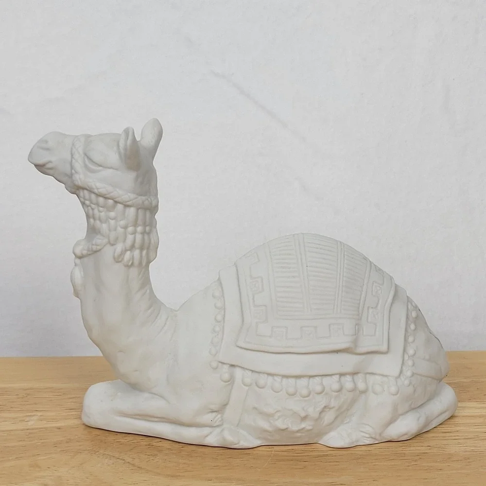 Avon Nativity Camel Figurine‎ 1984 White Bisque Porcelain Christmas Decor